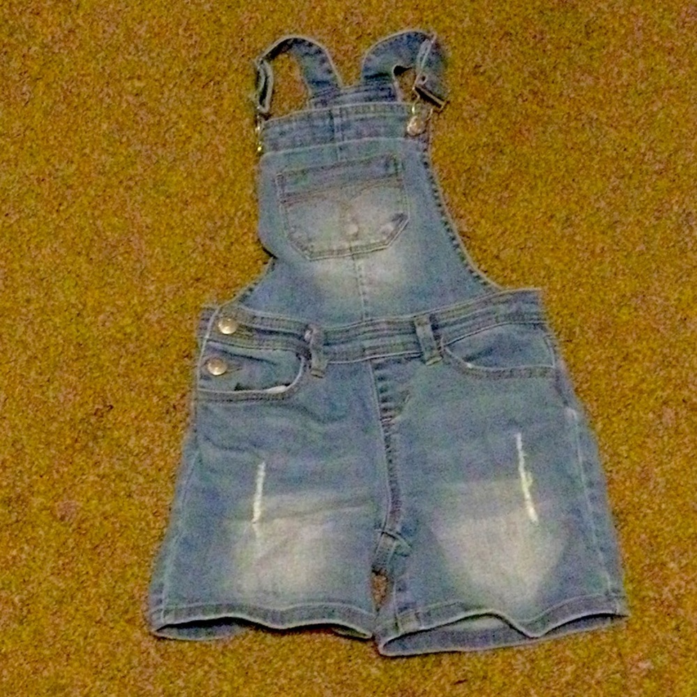 Calvin Klein overall shorts. Sz. 4. Like New!
